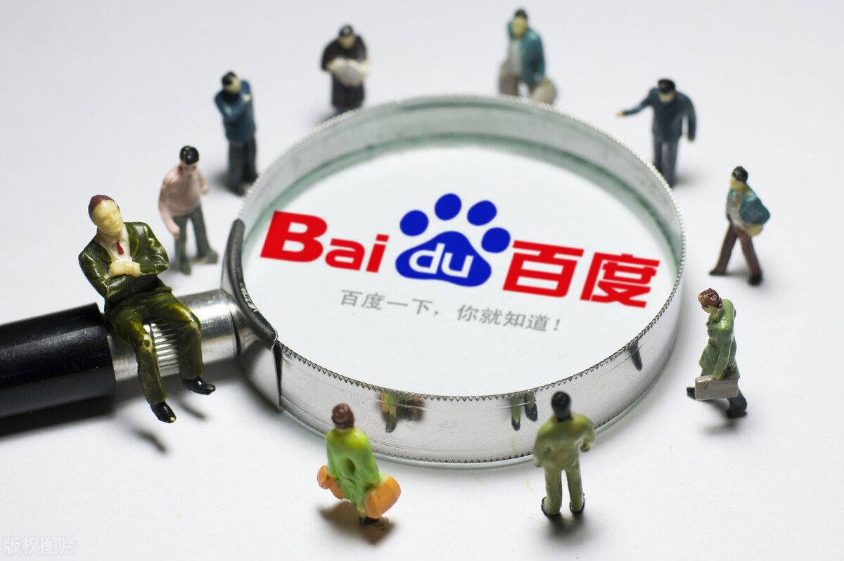 岁男童被充气城堡刮飞